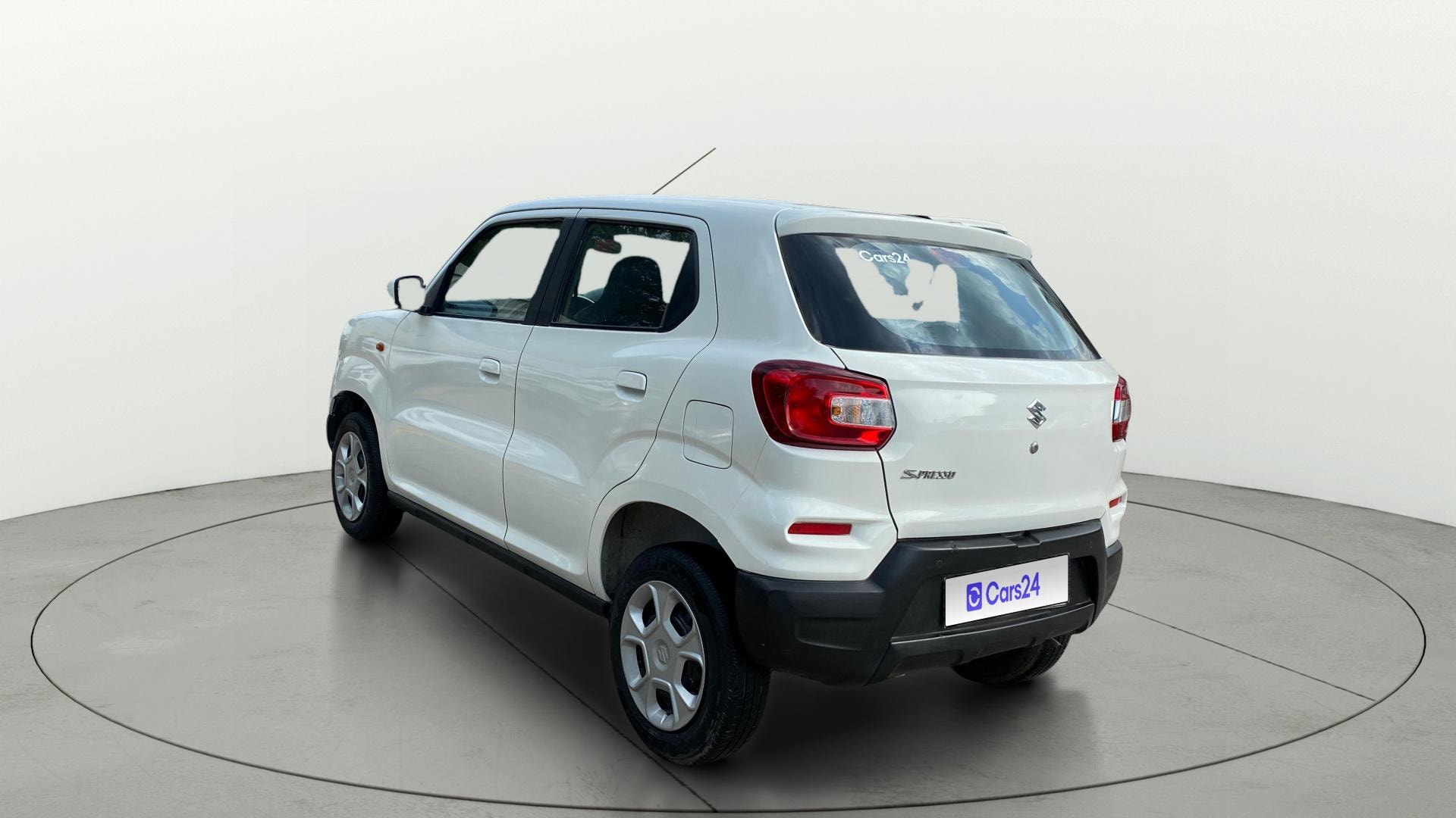 View 2021 Maruti Suzuki 1000 Base Variant Image 2 Used 2021 Maruti Suzuki 1000 Base Variant Image 2