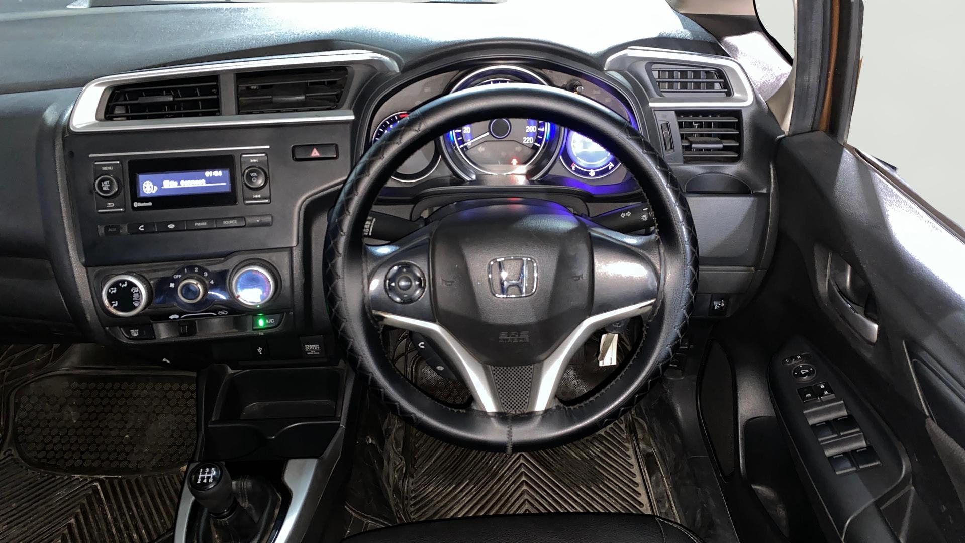 View 2017 Honda WR-V S MT Diesel Edge Edition Image 20 Used 2017 Honda WR-V S MT Diesel Edge Edition Image 20