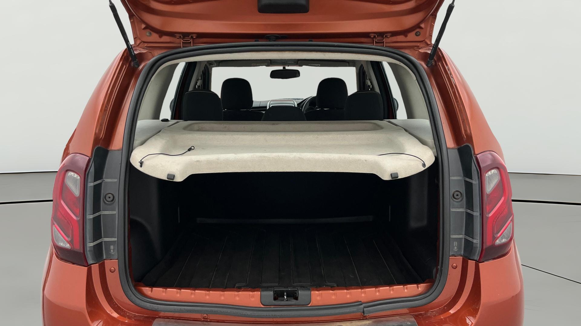 View 2022 Renault Duster Petrol RXS BS IV Image 37 Used 2022 Renault Duster Petrol RXS BS IV Image 37