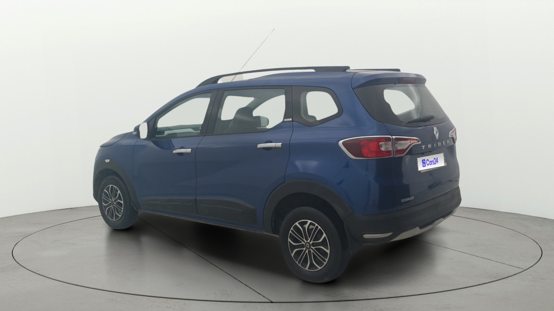 View 2019 Renault Triber RXZ Image 2 Used 2019 Renault Triber RXZ Image 2