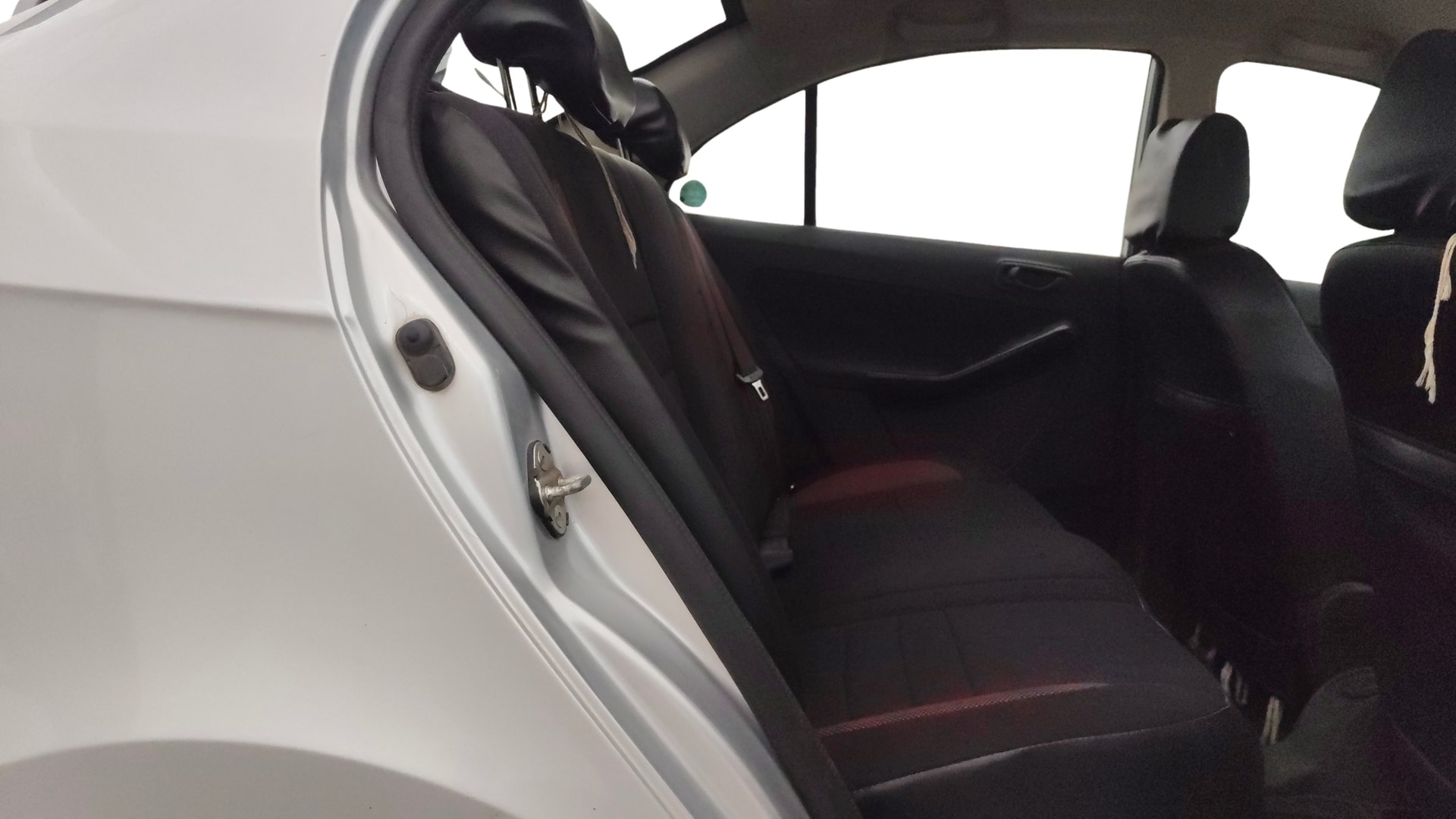 View 2015 Tata Zest XM Petrol Image 28 Used 2015 Tata Zest XM Petrol Image 28