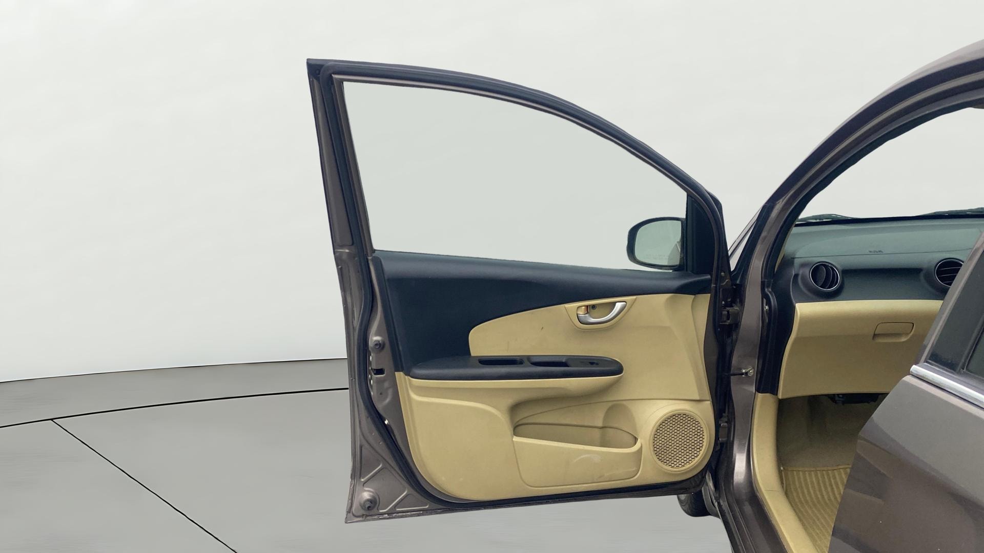 View 2015 Honda Amaze E MT Petrol BS IV Image 30 Used 2015 Honda Amaze E MT Petrol BS IV Image 30