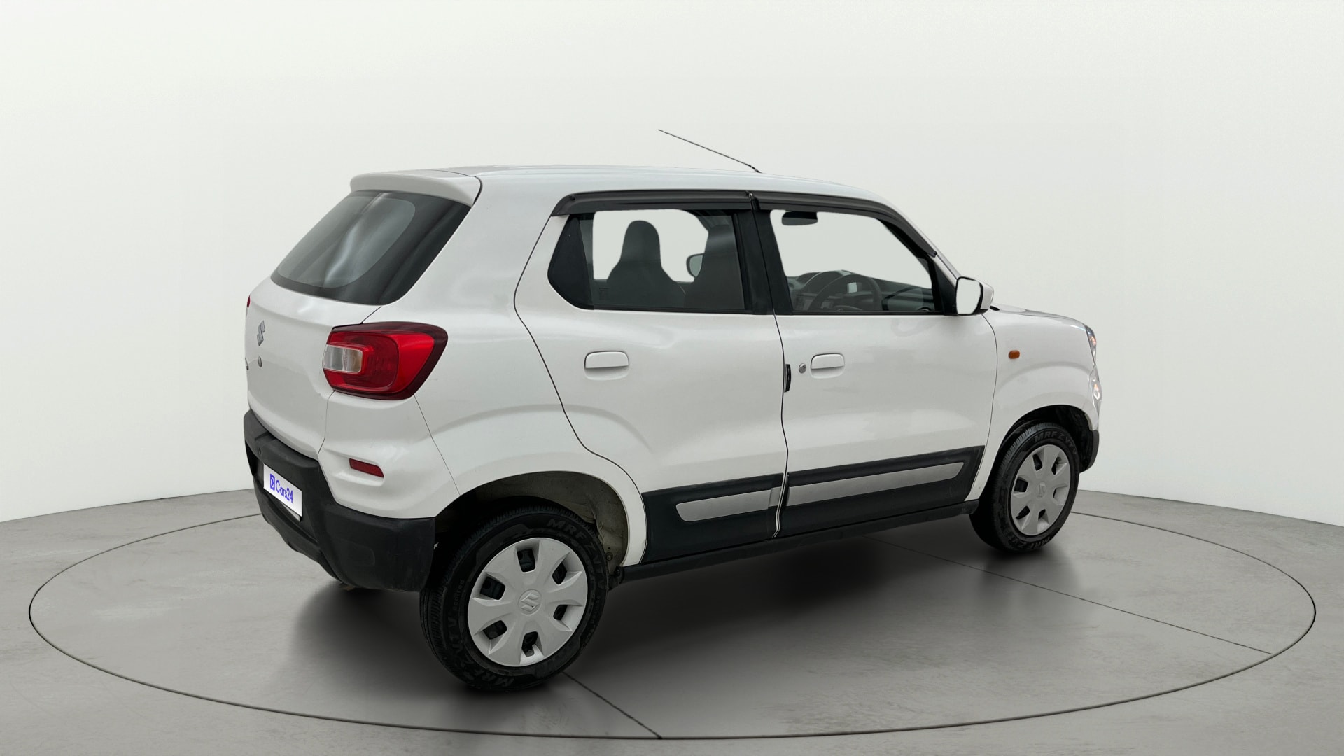 View 2022 Maruti Suzuki 1000 Base Variant Image 42 Used 2022 Maruti Suzuki 1000 Base Variant Image 42