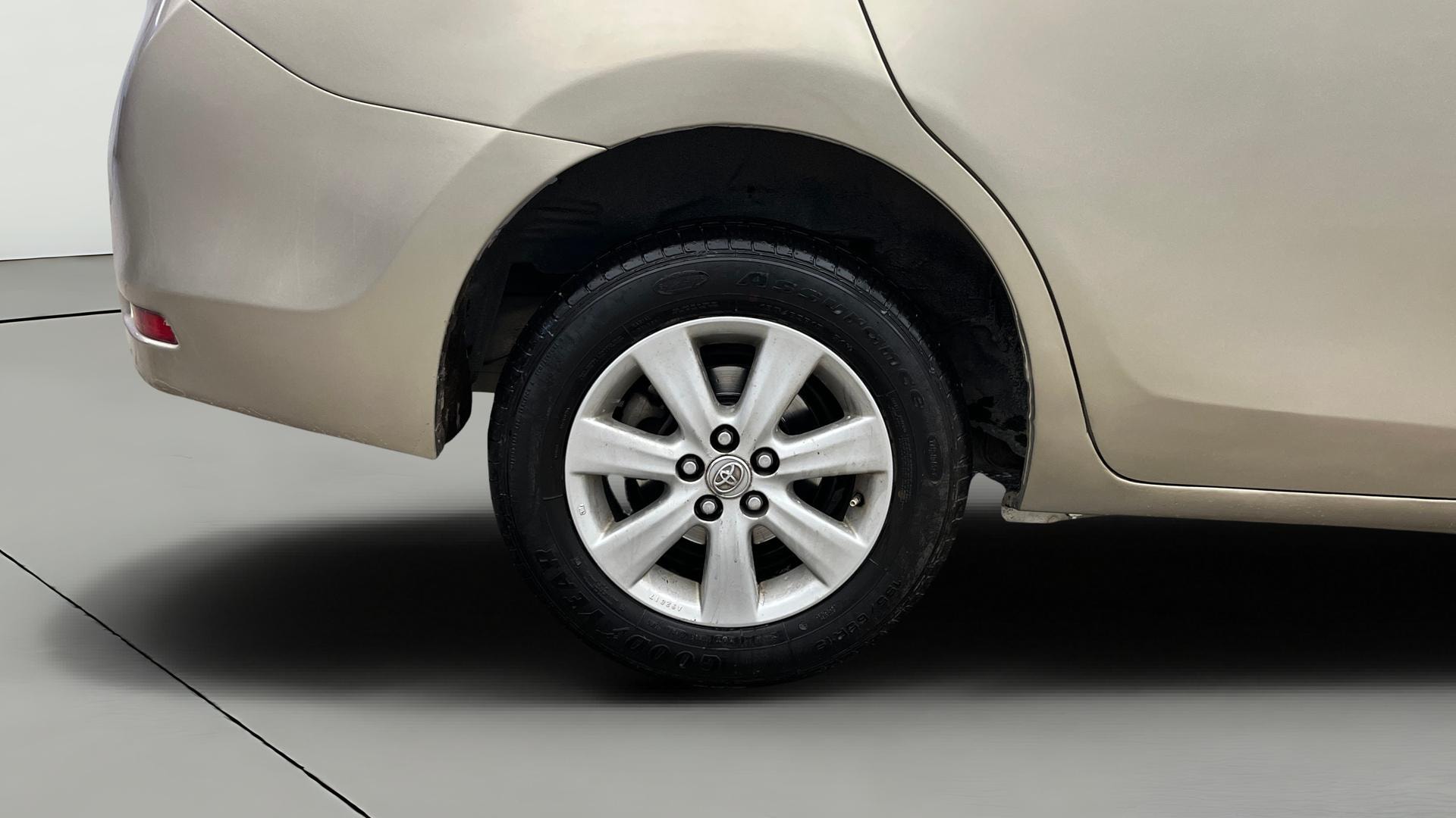 View 2015 Toyota Corolla Altis 1.8 G CVT Image 23 Used 2015 Toyota Corolla Altis 1.8 G CVT Image 23