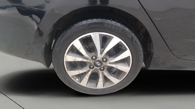 View Hyundai Fluidic Verna Image 32 Used Hyundai Fluidic Verna Image 32