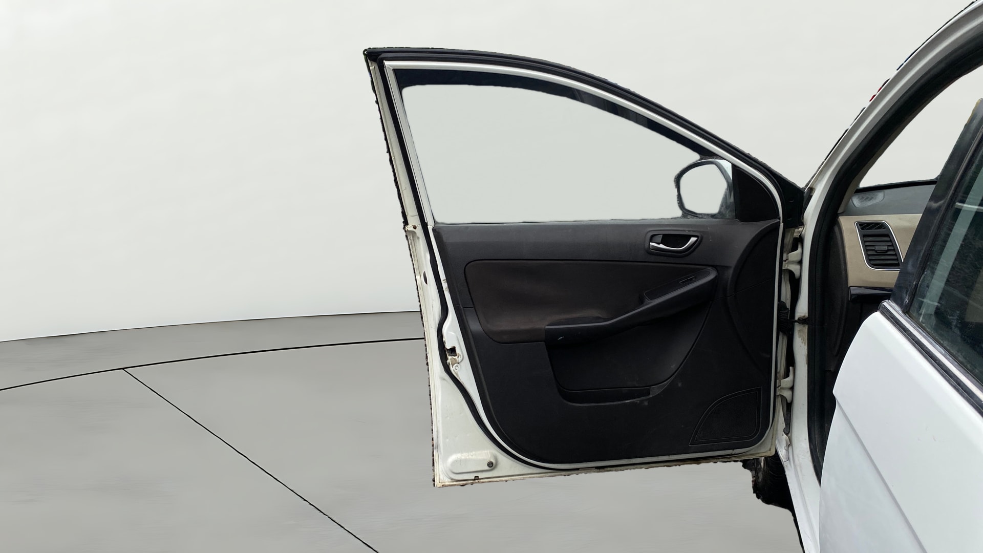 View 2015 Tata Zest XT Petrol Image 30 Used 2015 Tata Zest XT Petrol Image 30