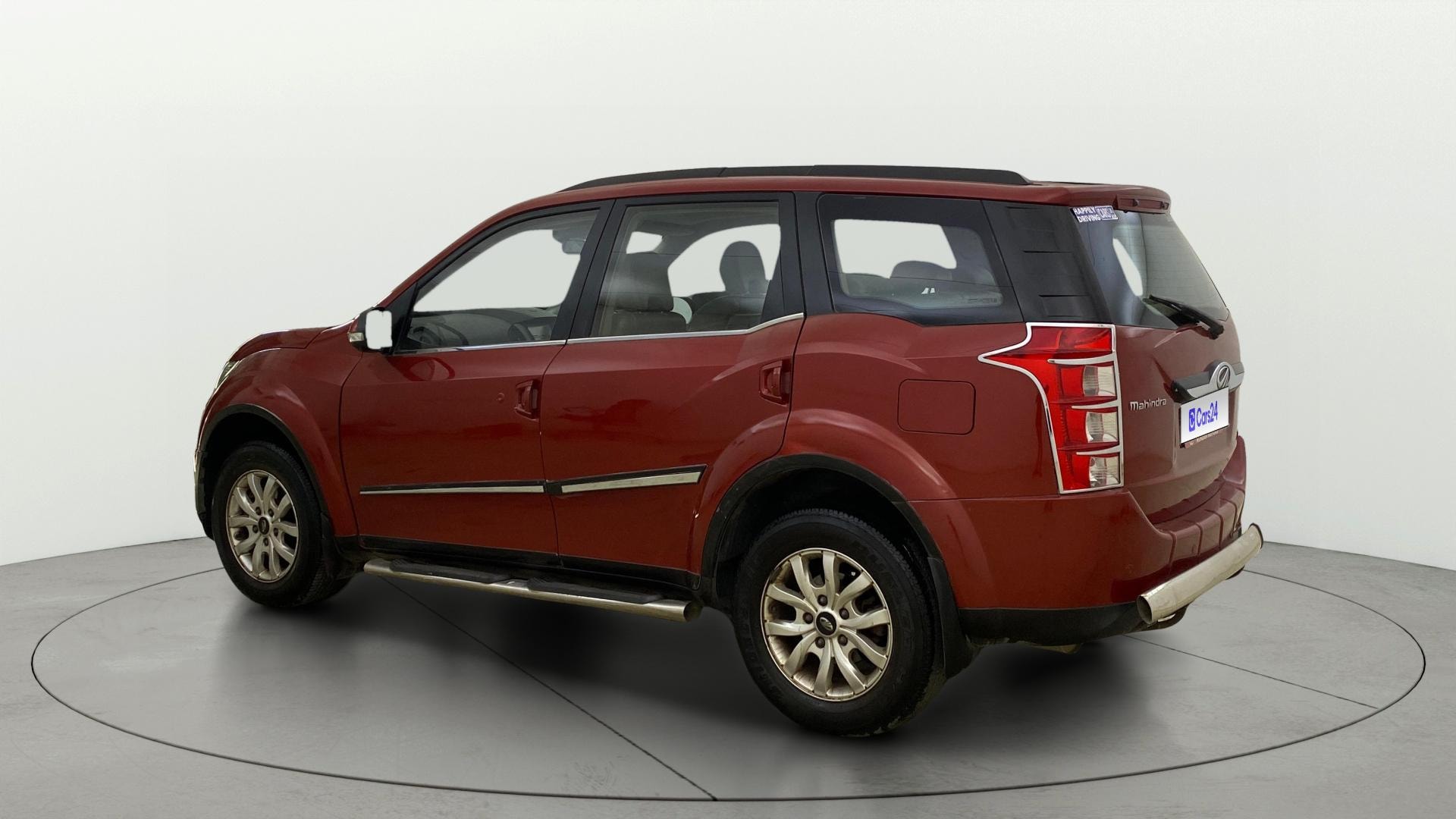 View 2015 Mahindra XUV500 W10 FWD Image 2 Used 2015 Mahindra XUV500 W10 FWD Image 2