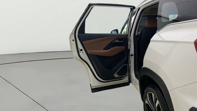 View MG Hector Plus Image 16 Used MG Hector Plus Image 16