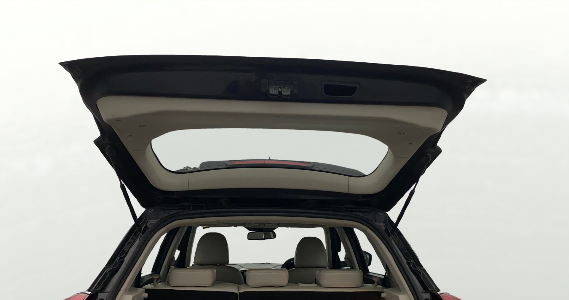 View 2019 Mahindra XUV300 W4 Petrol BS IV Image 33 Used 2019 Mahindra XUV300 W4 Petrol BS IV Image 33