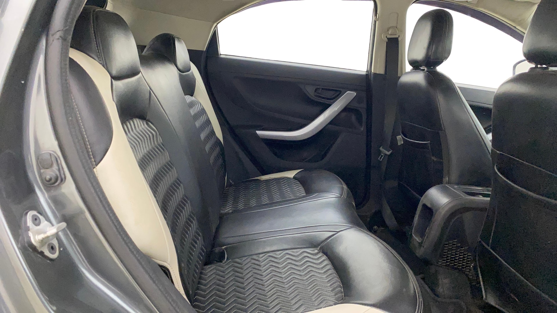 View 2022 Tata Nexon Revotron XE Image 29 Used 2022 Tata Nexon Revotron XE Image 29