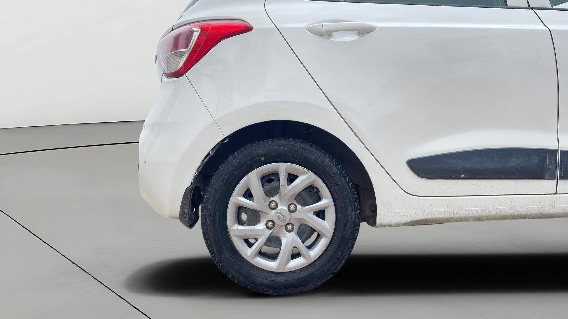 View 2019 Hyundai Grand i10 Sportz 1.2 Kappa Image 23 Used 2019 Hyundai Grand i10 Sportz 1.2 Kappa Image 23