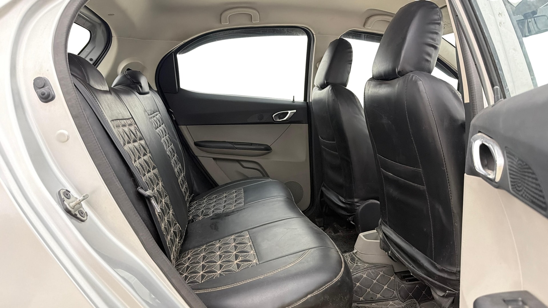 View 2016 Tata Tiago Revotorq XB Image 28 Used 2016 Tata Tiago Revotorq XB Image 28