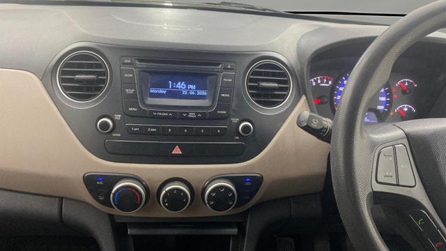 View Hyundai Xcent Image 30 Used Hyundai Xcent Image 30