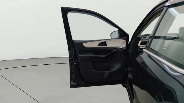 View Mahindra XUV700 Image 33 Used Mahindra XUV700 Image 33