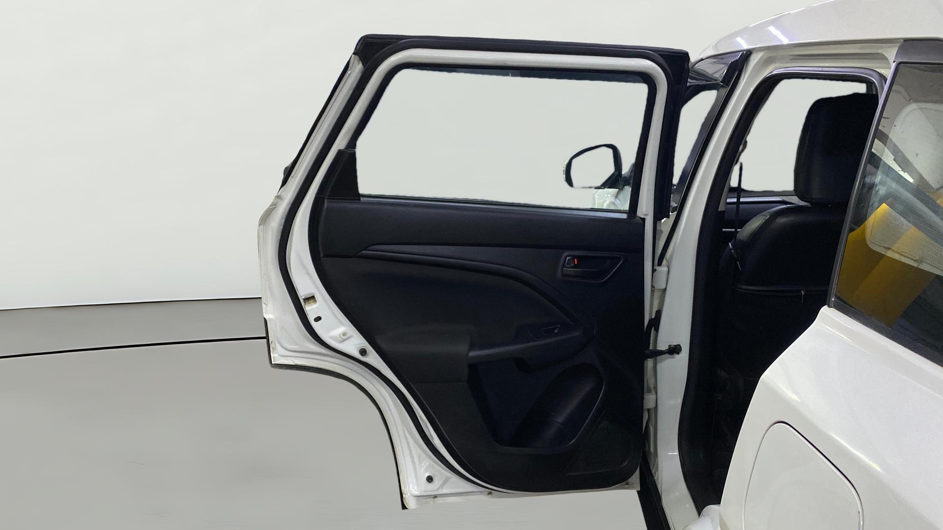 View 2023 Maruti Suzuki 1000 Base Variant Image 16 Used 2023 Maruti Suzuki 1000 Base Variant Image 16