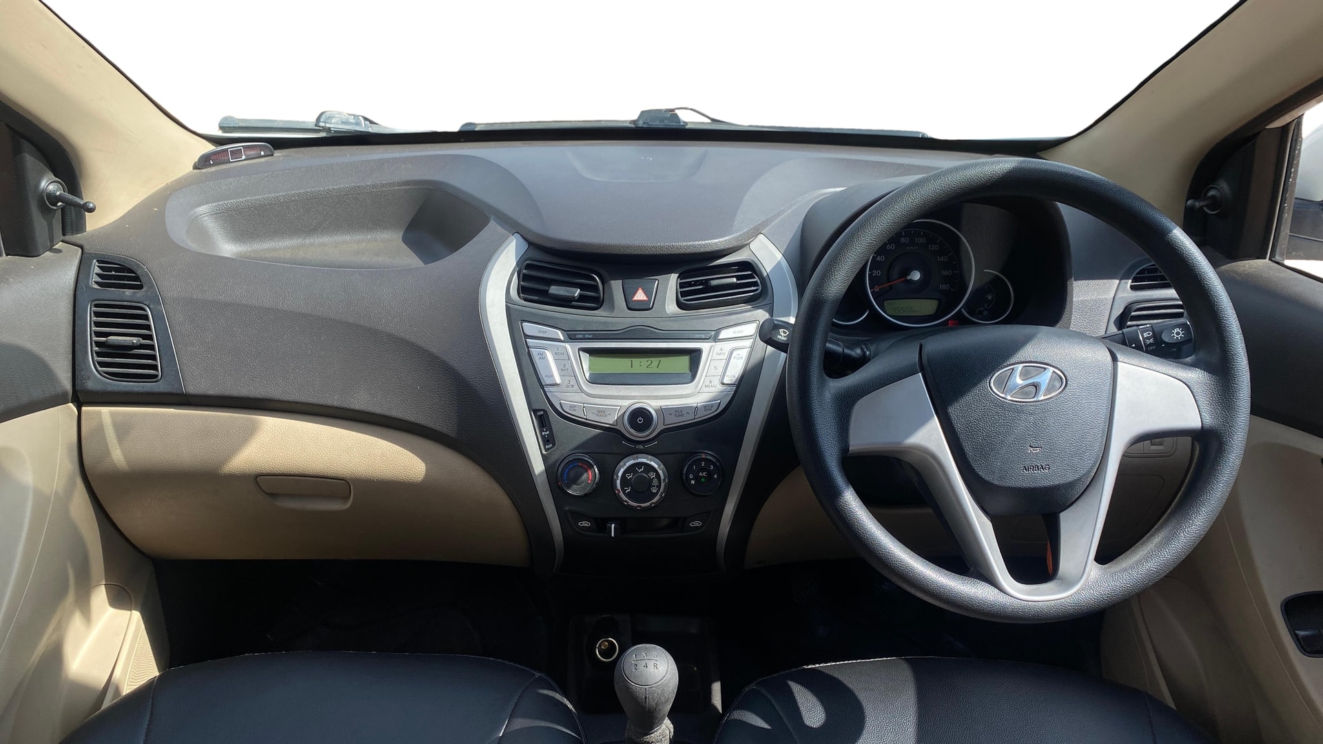 View 2017 Hyundai EON Magna Plus Image 15 Used 2017 Hyundai EON Magna Plus Image 15