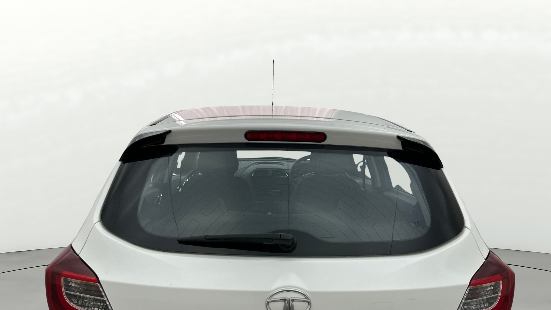 View 2020 Tata Tiago Revotorq XB Image 4 Used 2020 Tata Tiago Revotorq XB Image 4