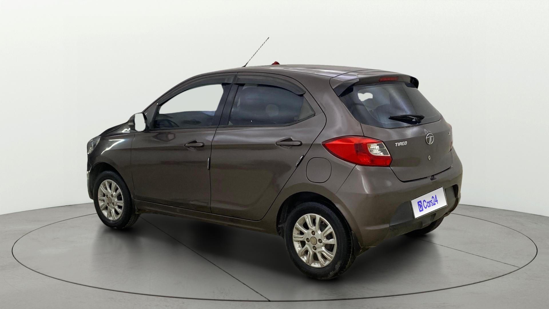 View 2017 Tata Tiago Revotorq XB Image 2 Used 2017 Tata Tiago Revotorq XB Image 2