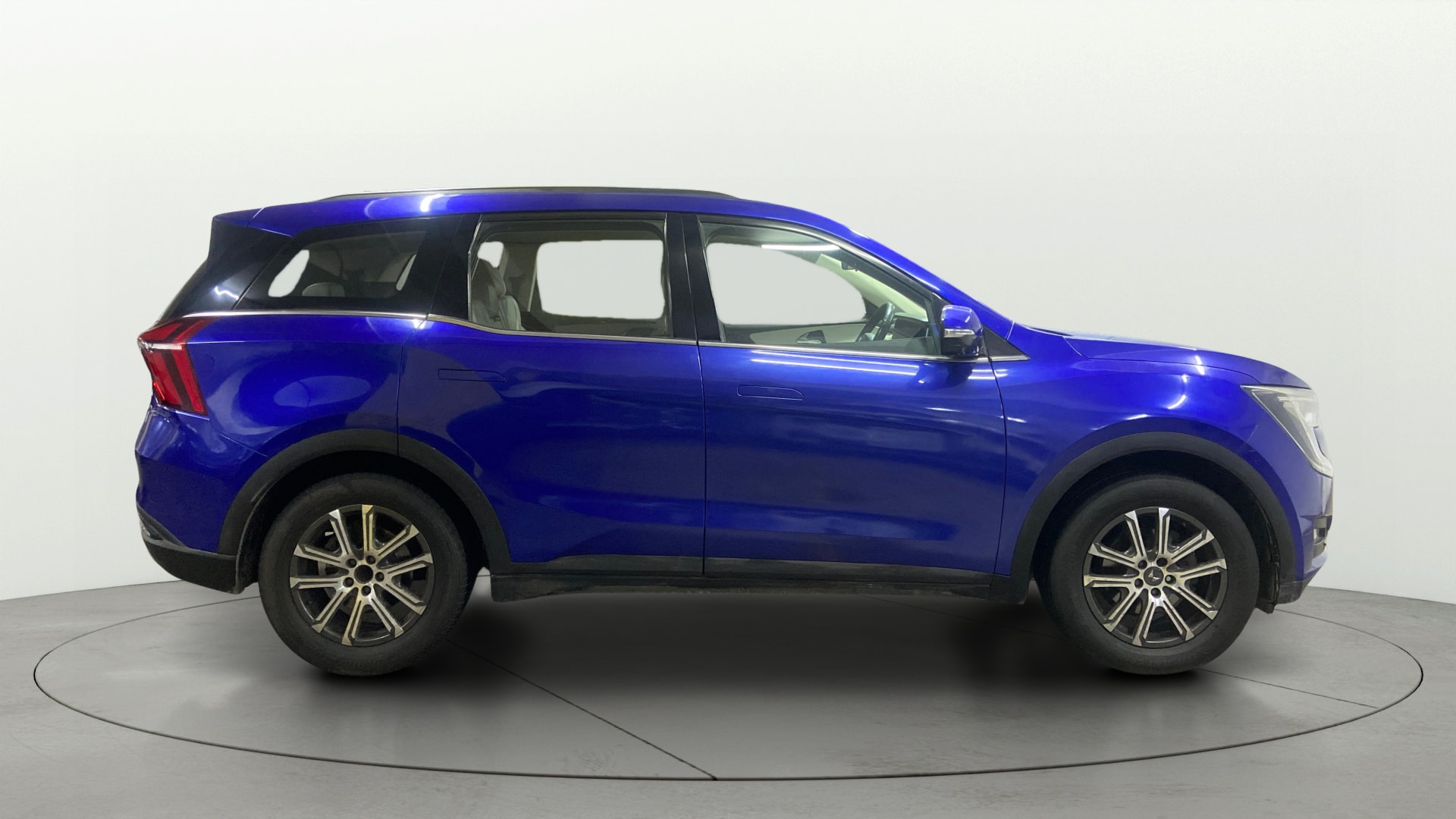 View 2025 Mahindra XUV700 MX Petrol 5 STR Image 29 Used 2025 Mahindra XUV700 MX Petrol 5 STR Image 29