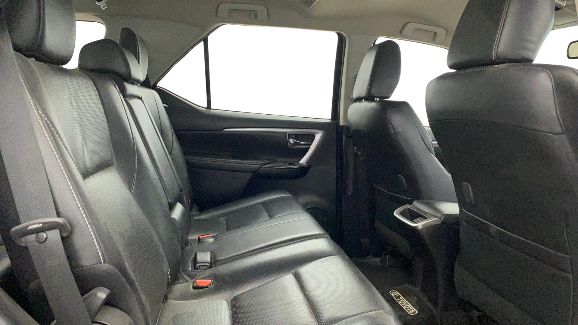 View 2021 Toyota Fortuner 2.8 4X2 MT Image 31 Used 2021 Toyota Fortuner 2.8 4X2 MT Image 31