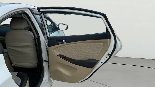 View Hyundai Fluidic Verna Image 7 Used Hyundai Fluidic Verna Image 7
