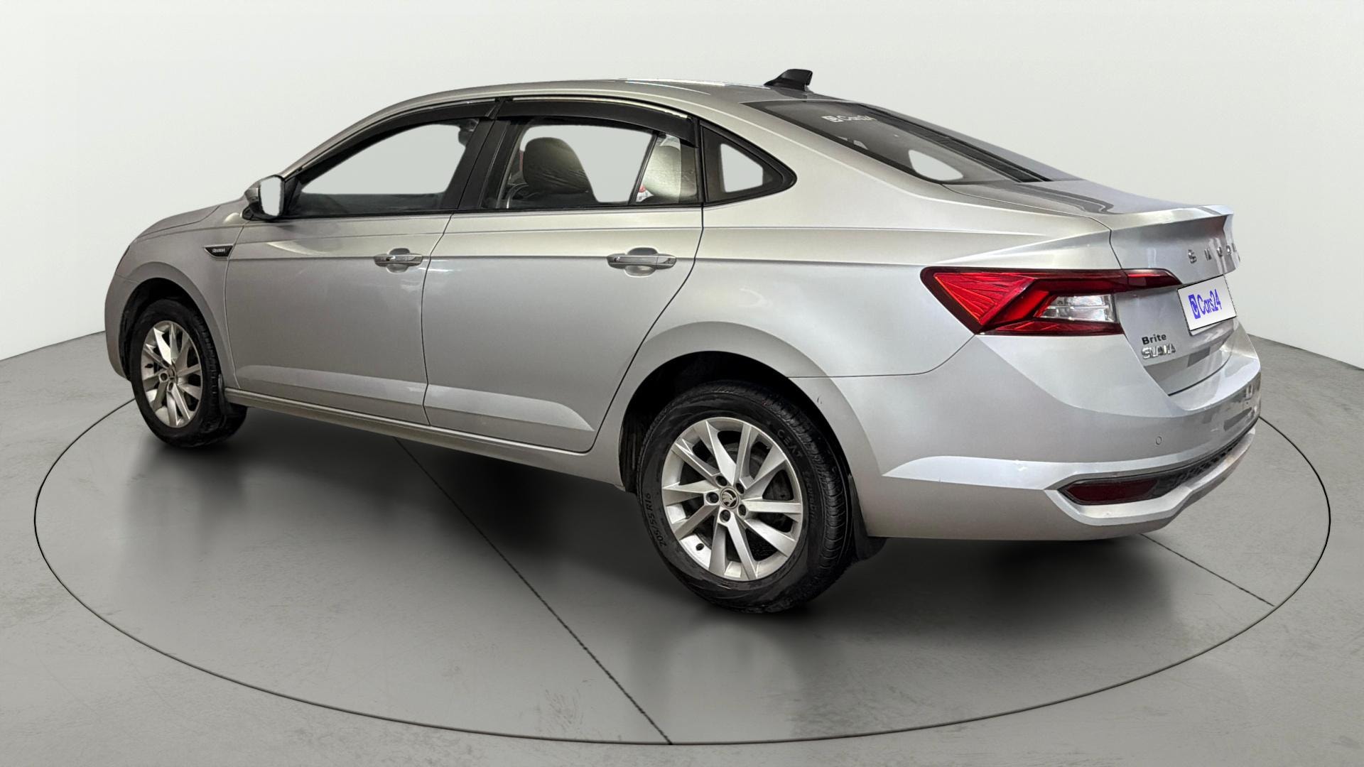 View 2022 Skoda Slavia Ambition 1.0 TSI MT Image 2 Used 2022 Skoda Slavia Ambition 1.0 TSI MT Image 2