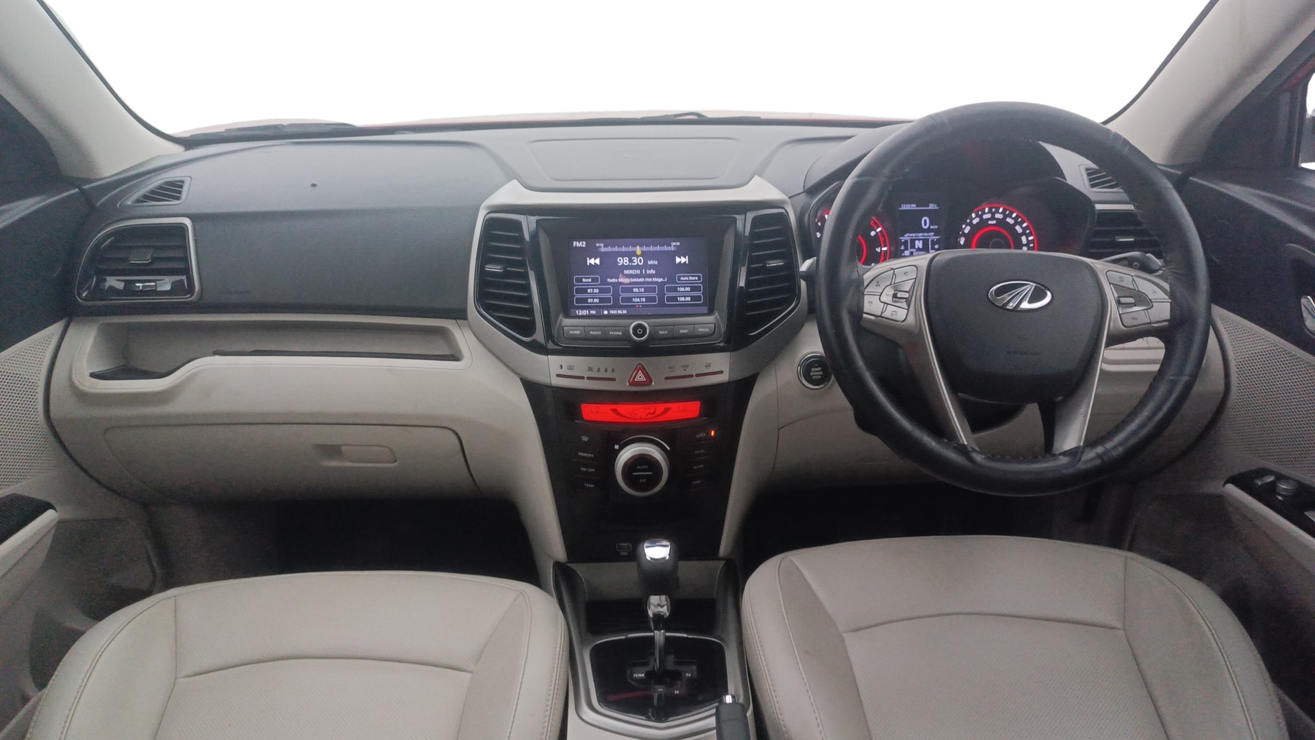 View 2021 Mahindra XUV300 W4 Petrol BS IV Image 31 Used 2021 Mahindra XUV300 W4 Petrol BS IV Image 31
