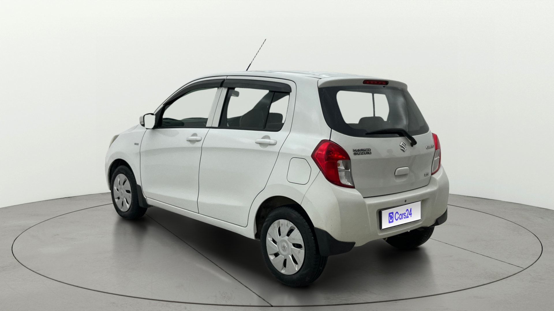 View 2017 Maruti Suzuki 1000 Base Variant Image 2 Used 2017 Maruti Suzuki 1000 Base Variant Image 2