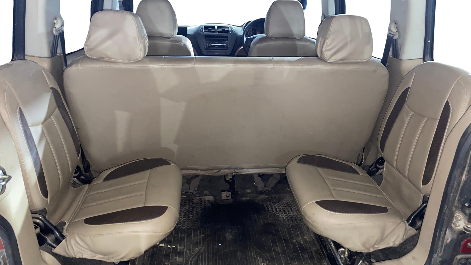 View 2017 Mahindra TUV300 T4 Image 13 Used 2017 Mahindra TUV300 T4 Image 13
