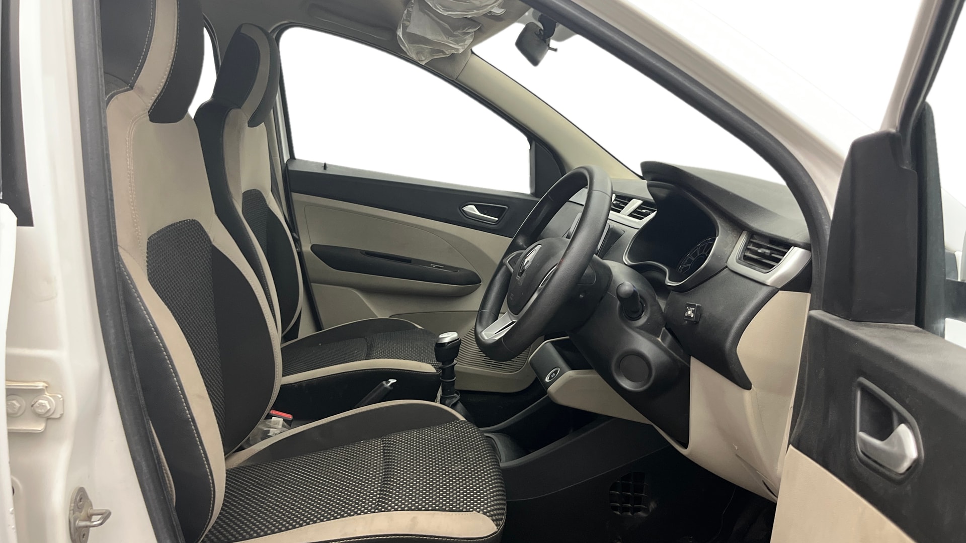 View 2019 Renault Triber RXZ Image 18 Used 2019 Renault Triber RXZ Image 18
