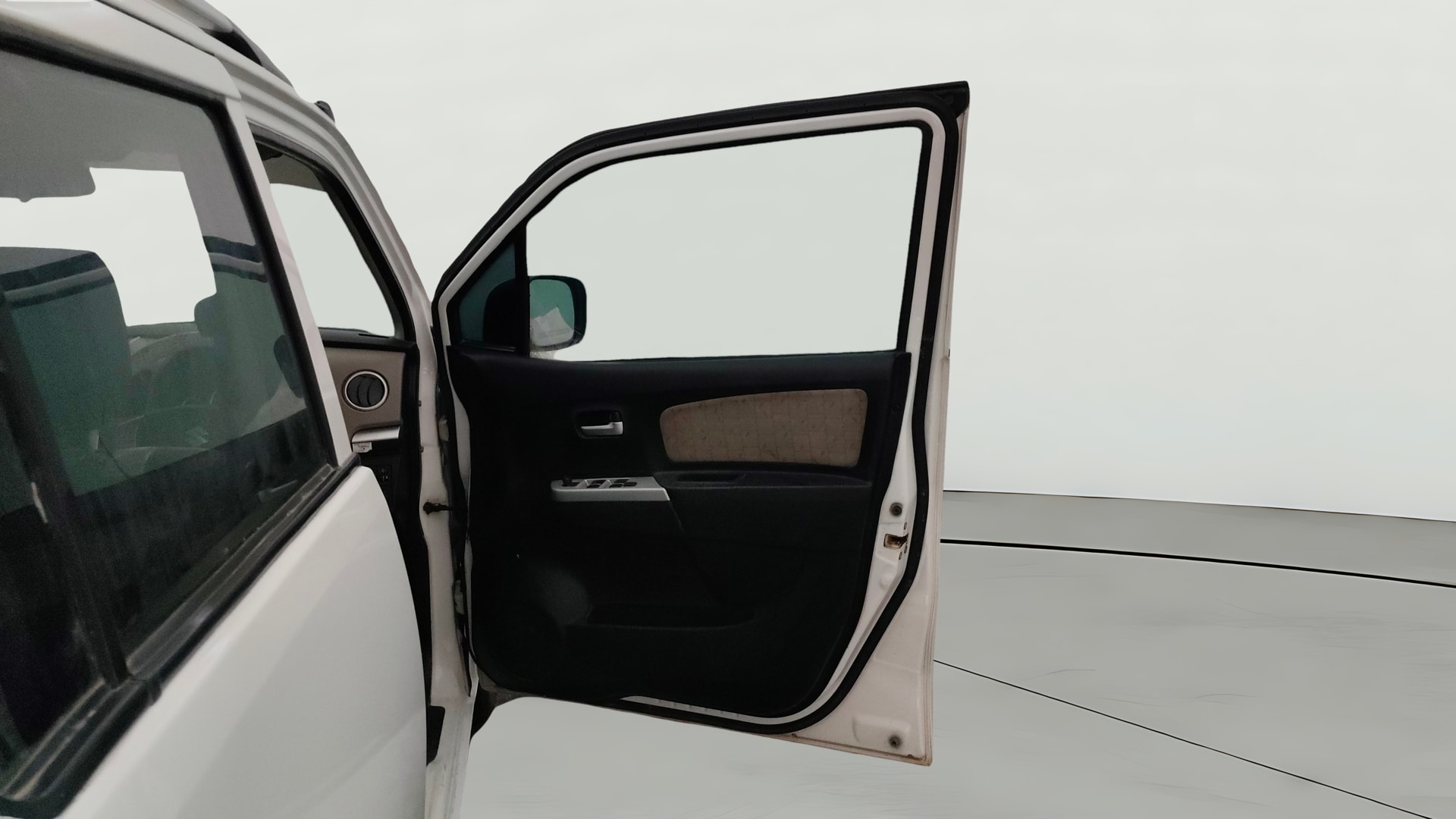 View 2016 Maruti Suzuki 1000 Base Variant Image 44 Used 2016 Maruti Suzuki 1000 Base Variant Image 44