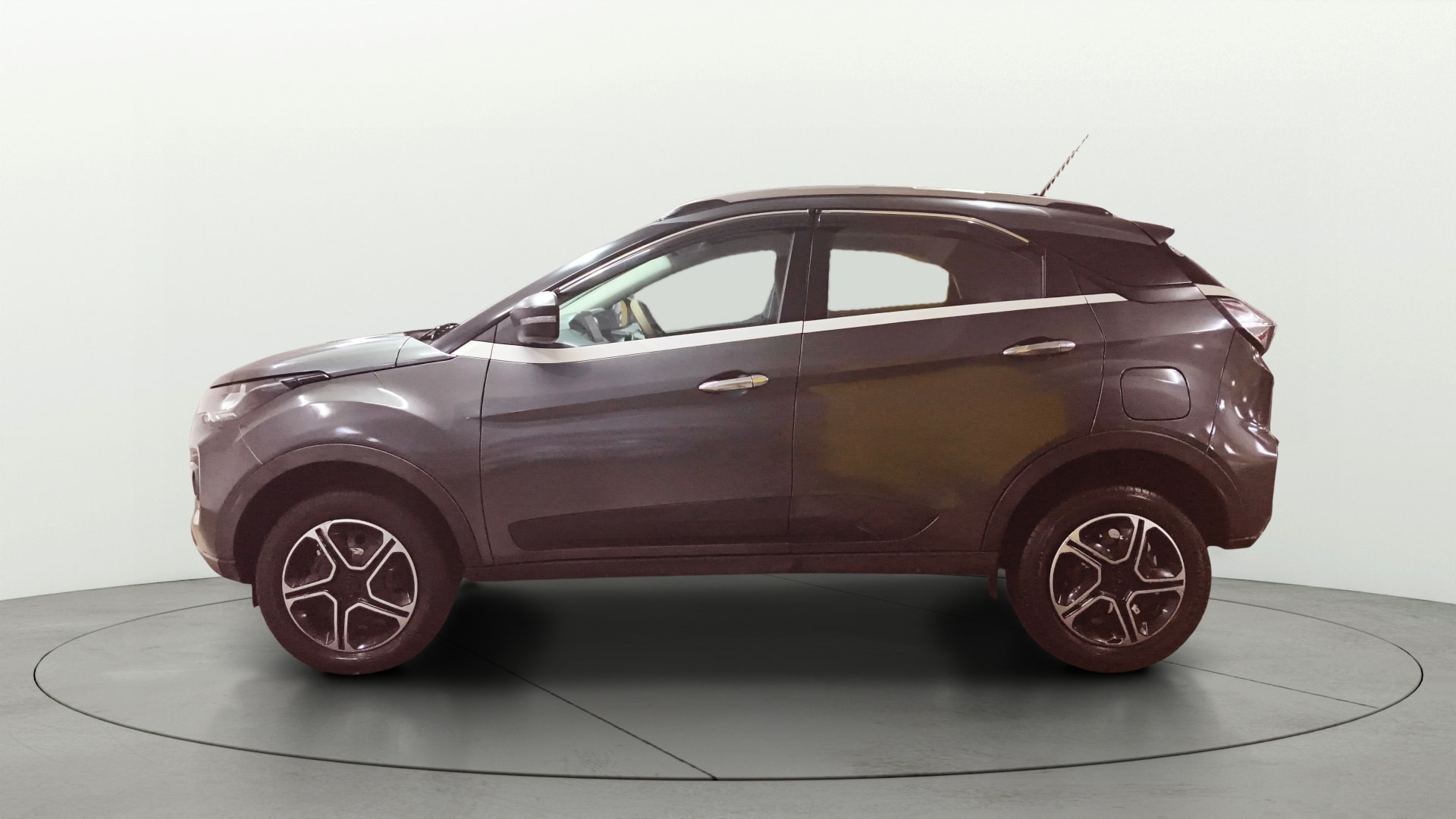 View 2023 Tata Nexon Revotron XE Image 6 Used 2023 Tata Nexon Revotron XE Image 6