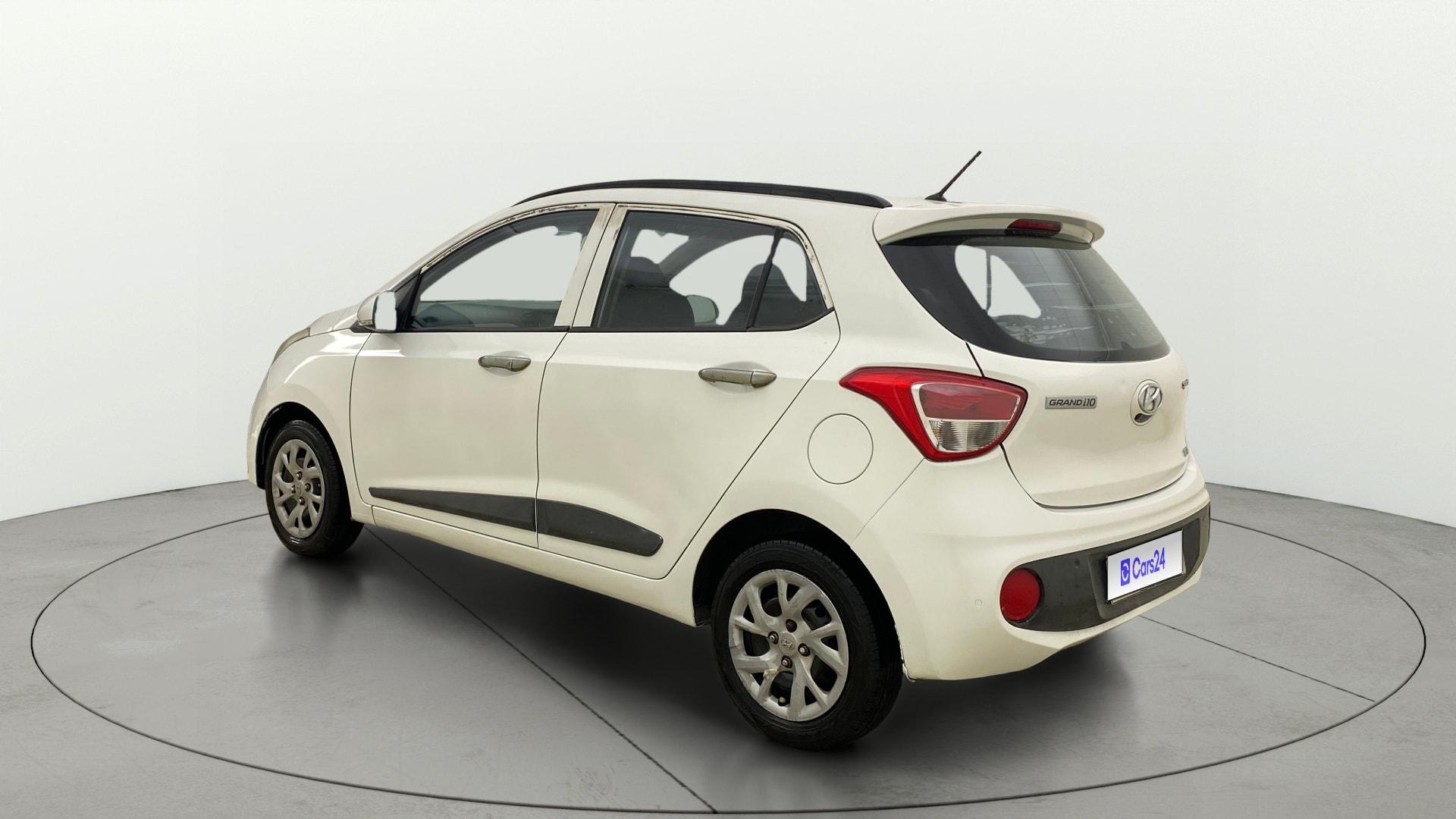 View 2019 Hyundai Grand i10 Sportz 1.2 Kappa Image 2 Used 2019 Hyundai Grand i10 Sportz 1.2 Kappa Image 2