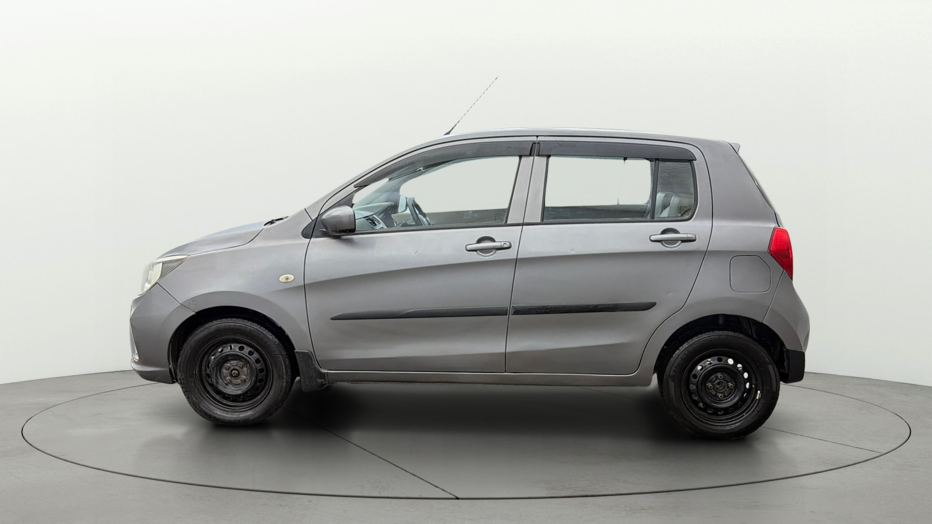 View 2019 Maruti Suzuki 1000 Base Variant Image 5 Used 2019 Maruti Suzuki 1000 Base Variant Image 5