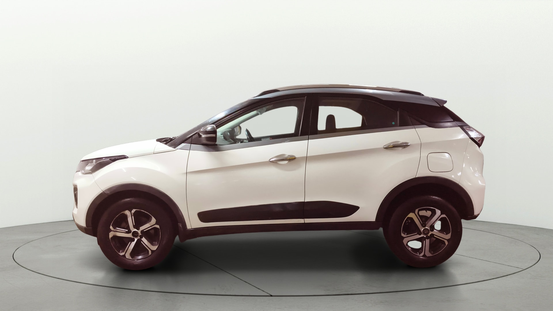 View 2021 Tata Nexon Revotron XE Image 27 Used 2021 Tata Nexon Revotron XE Image 27