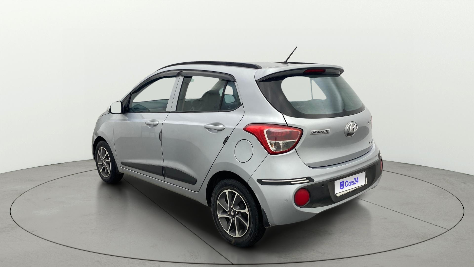 View 2019 Hyundai Grand i10 1.2 Sportz AT Petrol Image 2 Used 2019 Hyundai Grand i10 1.2 Sportz AT Petrol Image 2