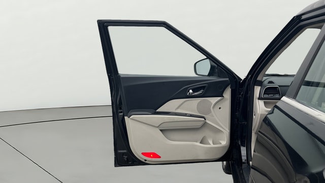 View Mahindra XUV300 Image 38 Used Mahindra XUV300 Image 38