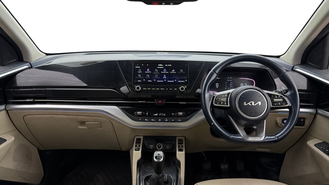 View Kia Carens Image 17 Used Kia Carens Image 17