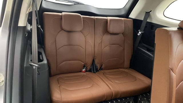 View MG Hector Plus Image 10 Used MG Hector Plus Image 10