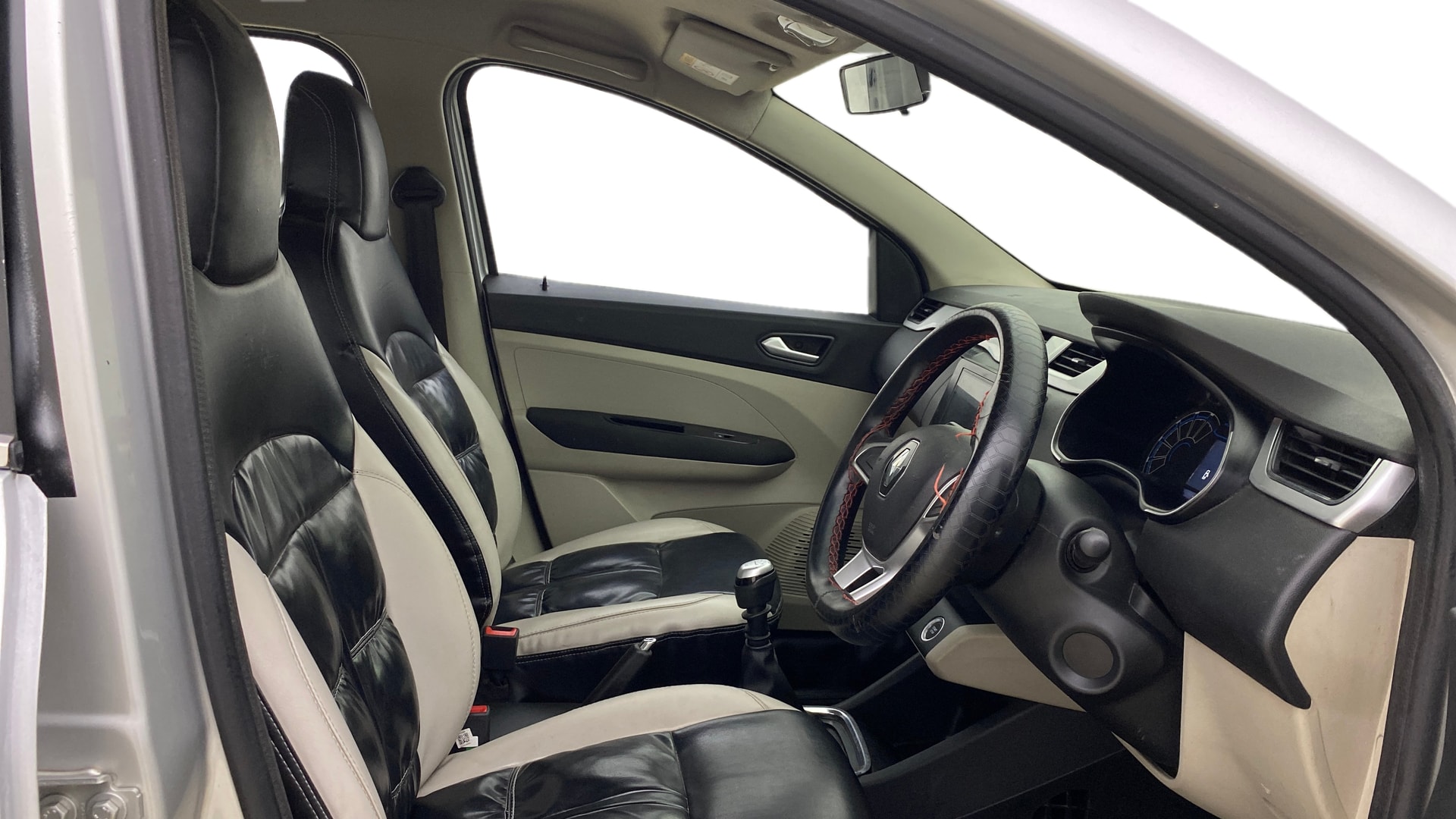 View 2020 Renault Triber RXZ Image 26 Used 2020 Renault Triber RXZ Image 26