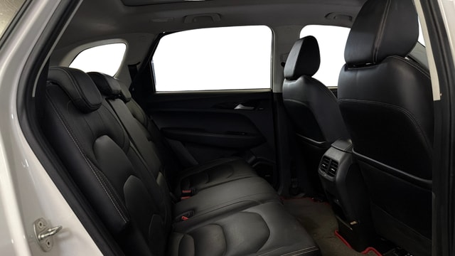 View MG Hector Image 37 Used MG Hector Image 37