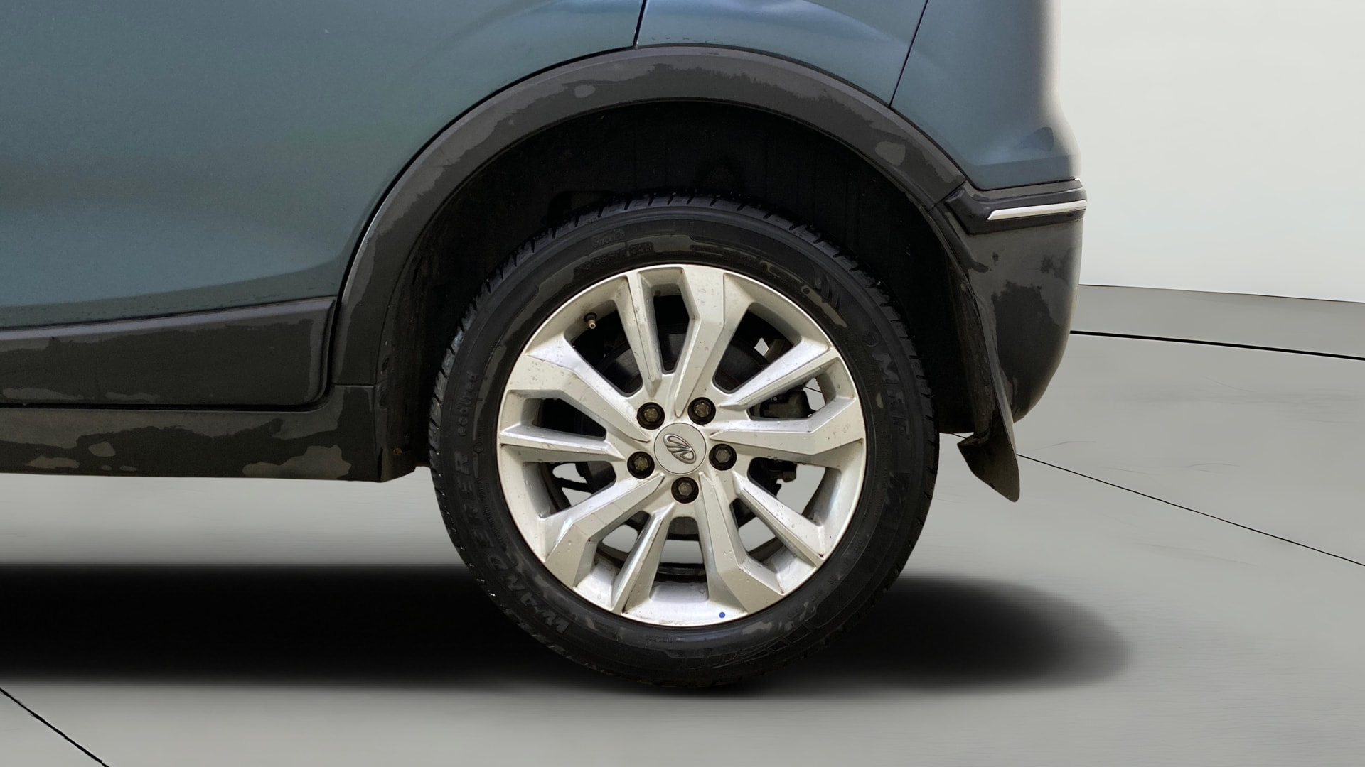 View 2019 Mahindra XUV300 W4 Petrol BS IV Image 11 Used 2019 Mahindra XUV300 W4 Petrol BS IV Image 11