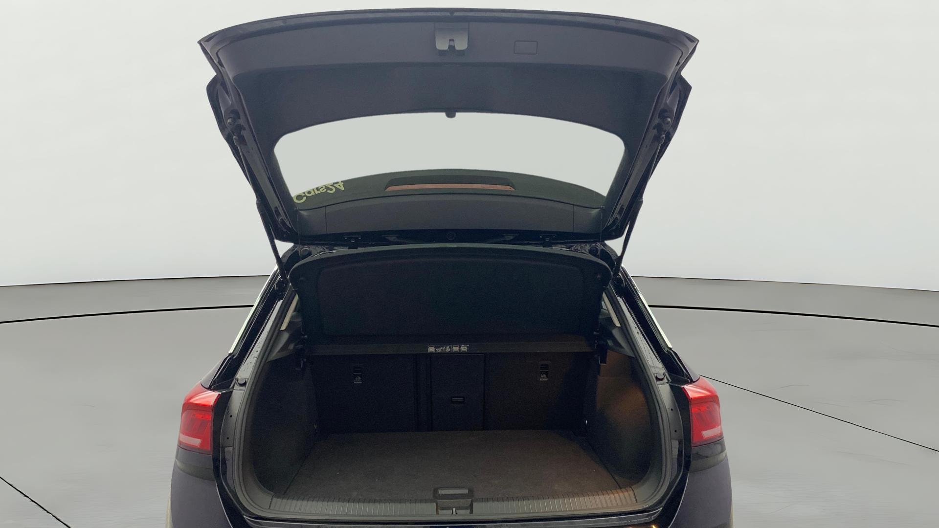 View 2021 Volkswagen T-Roc 1.5 TSI Image 16 Used 2021 Volkswagen T-Roc 1.5 TSI Image 16
