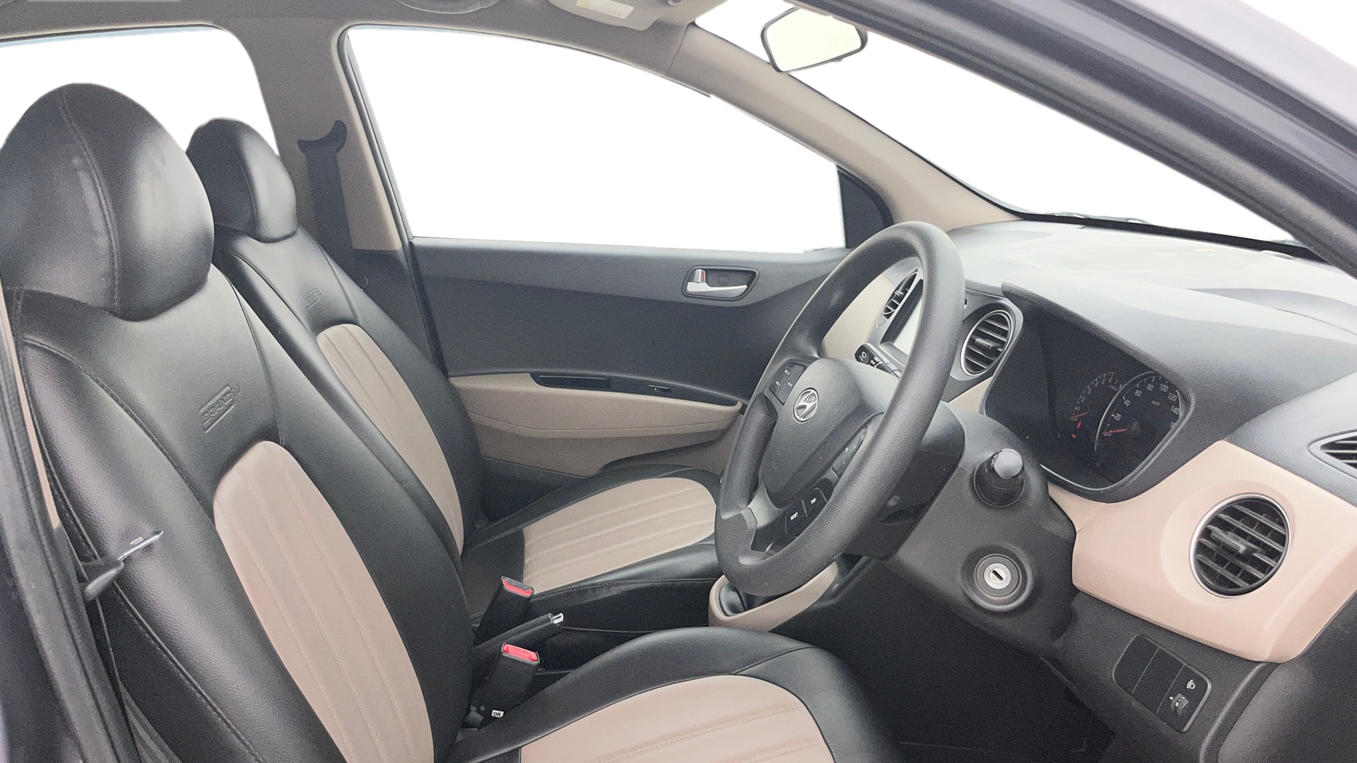 View 2017 Hyundai Grand i10 1.2 Sportz(O) Petrol Image 27 Used 2017 Hyundai Grand i10 1.2 Sportz(O) Petrol Image 27