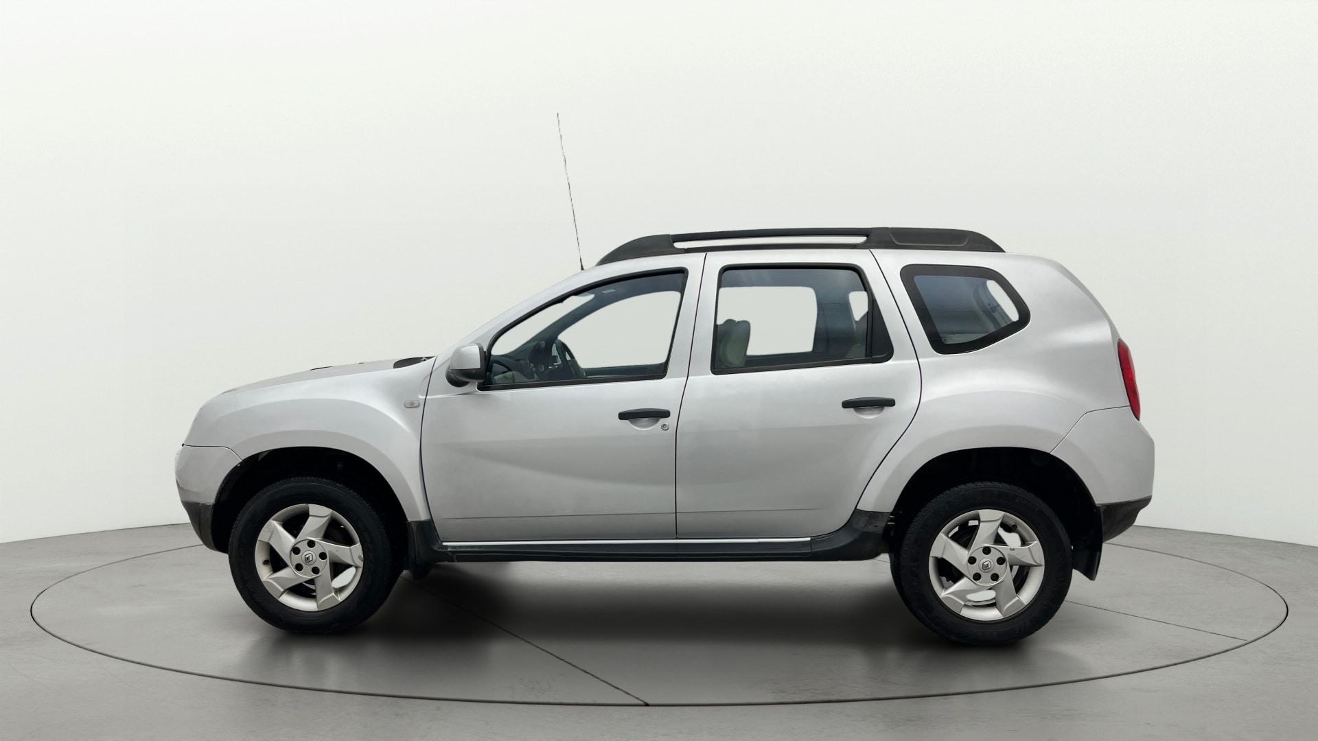 View 2013 Renault Duster Diesel 85PS STD Image 5 Used 2013 Renault Duster Diesel 85PS STD Image 5