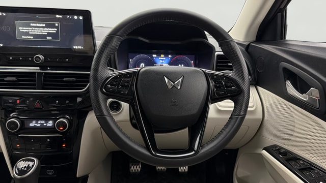 View Mahindra XUV 3XO Image 20 Used Mahindra XUV 3XO Image 20