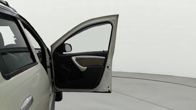 View Renault Duster Image 45 Used Renault Duster Image 45