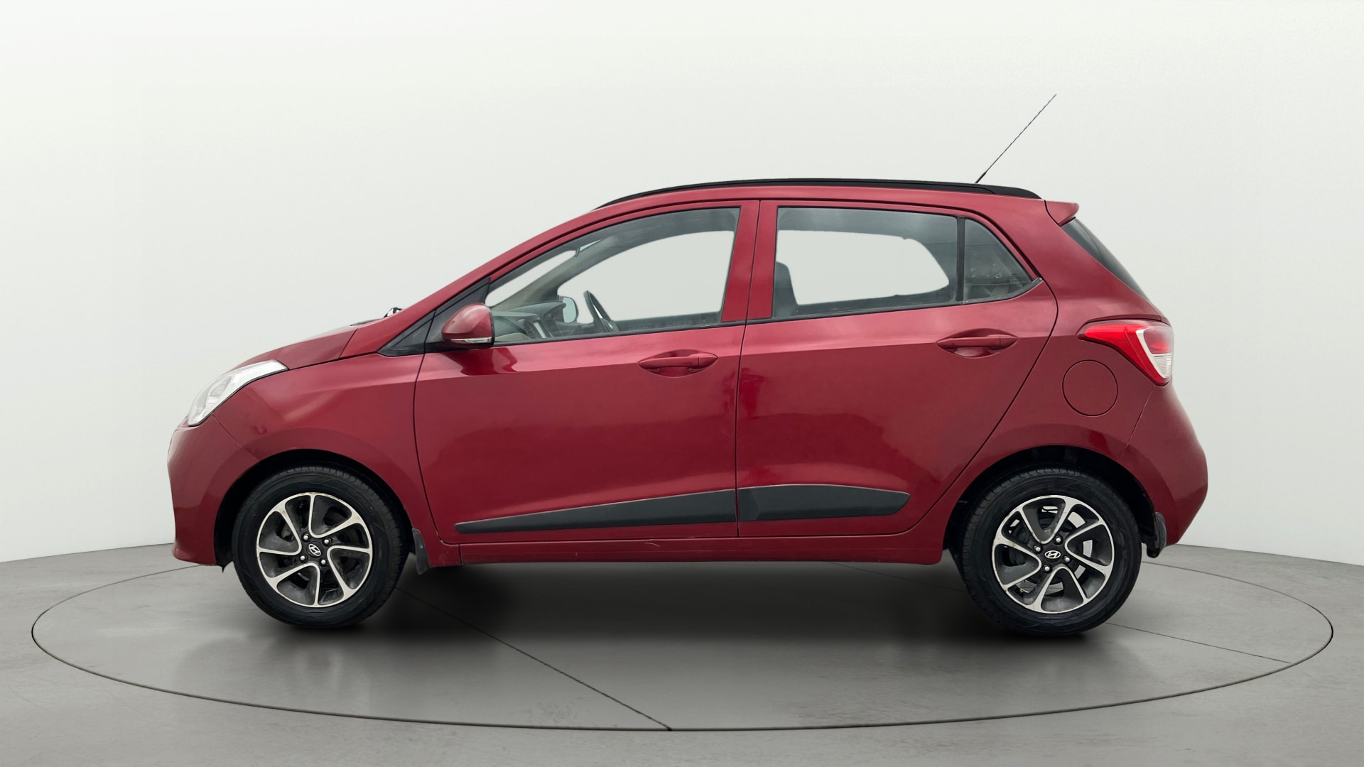 View 2017 Hyundai Grand i10 1.2 Sportz AT Petrol Image 5 Used 2017 Hyundai Grand i10 1.2 Sportz AT Petrol Image 5