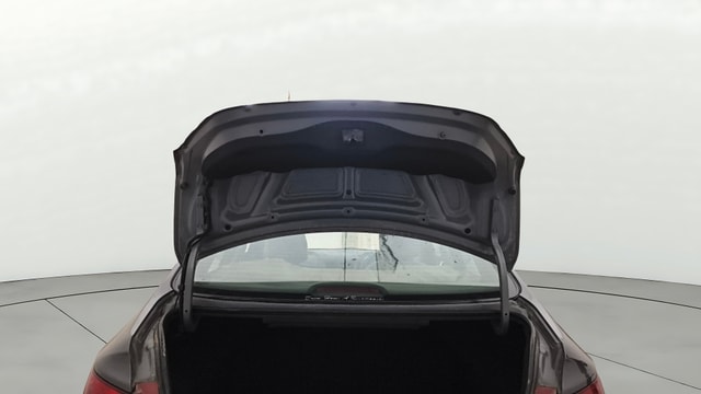 View Hyundai Fluidic Verna Image 16 Used Hyundai Fluidic Verna Image 16