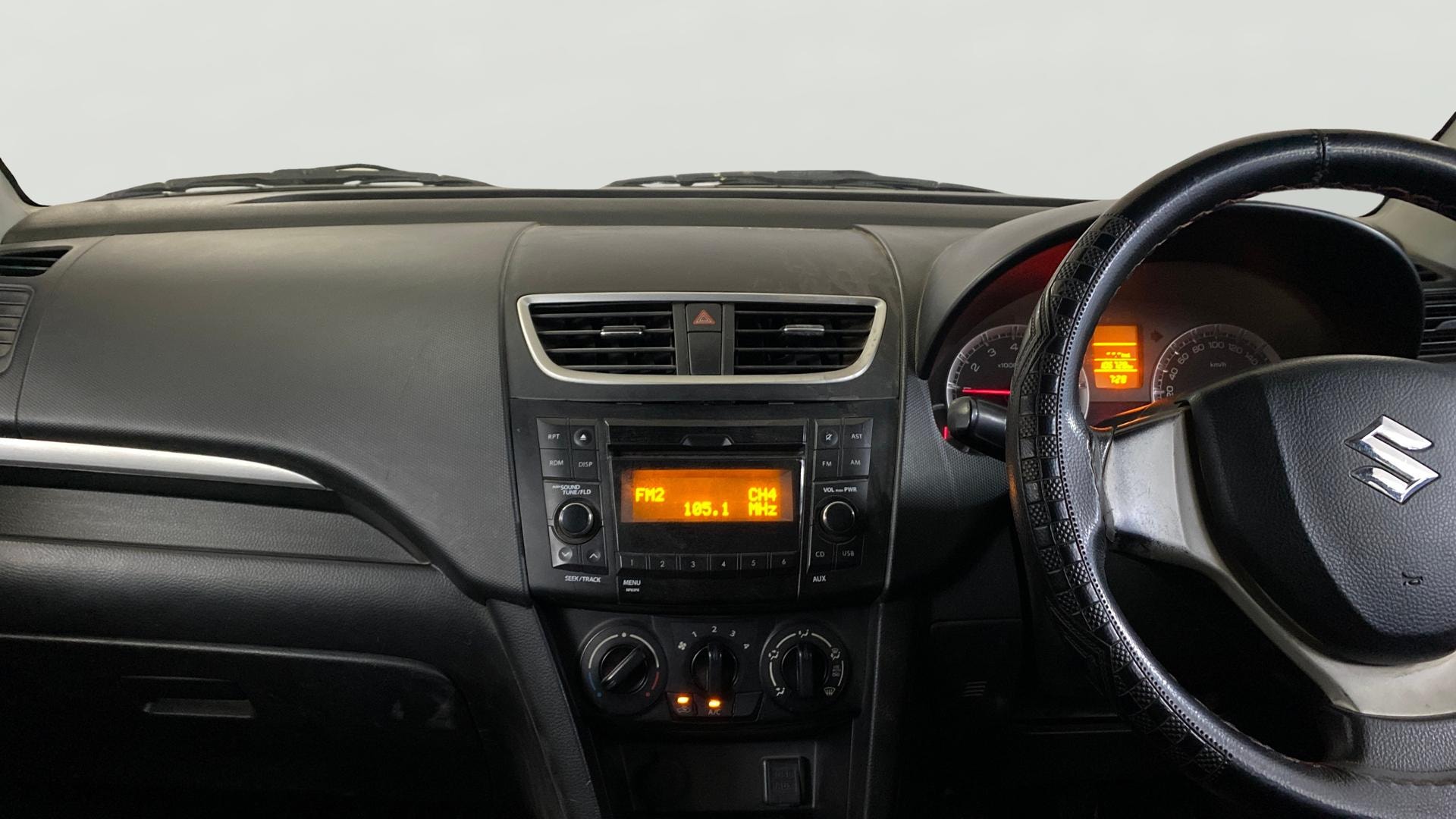 View 2015 Maruti Suzuki 1000 Base Variant Image 30 Used 2015 Maruti Suzuki 1000 Base Variant Image 30